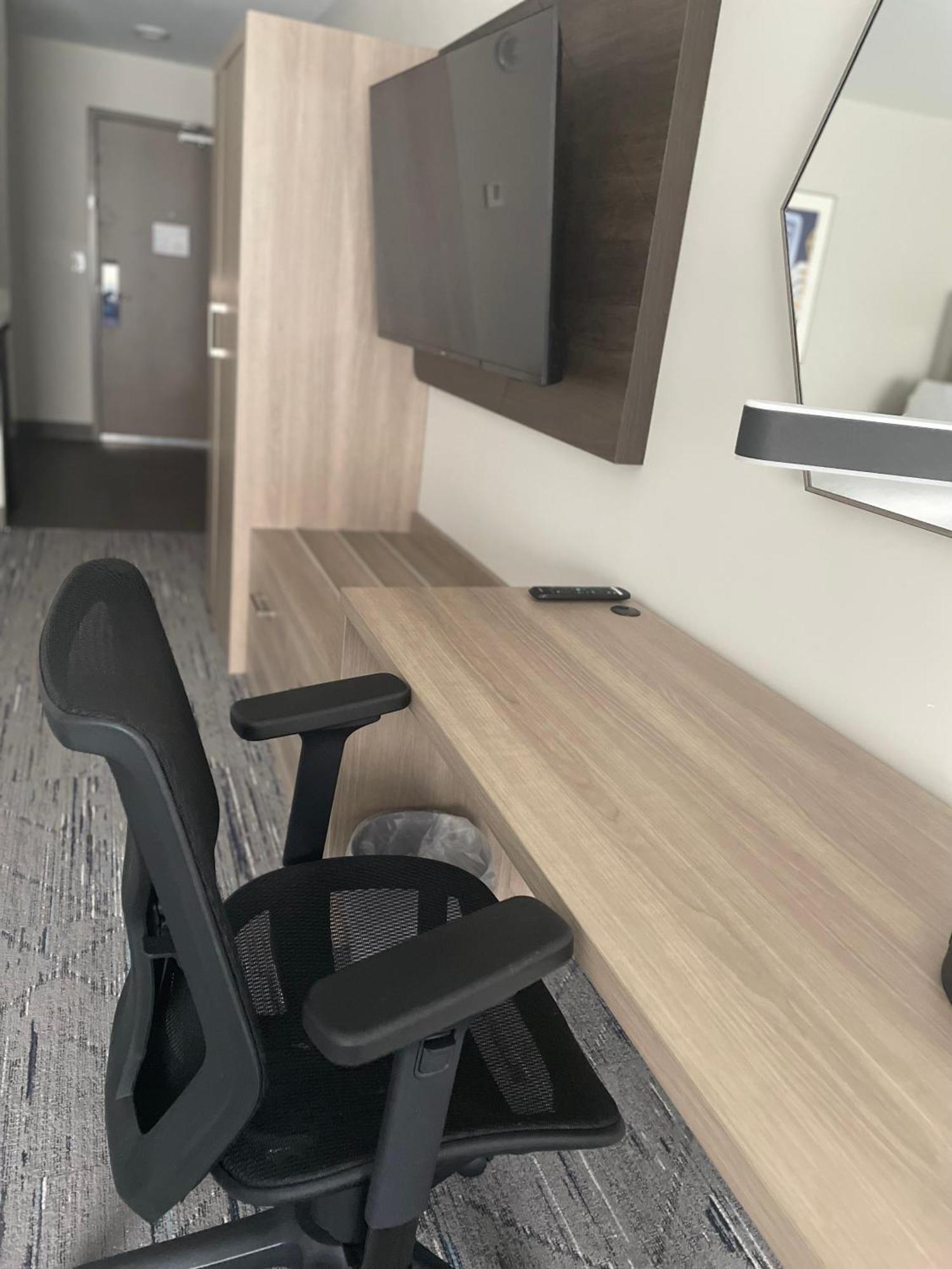 Holiday Inn Express & Suites Muskegon - Grand Haven By Ihg Ngoại thất bức ảnh
