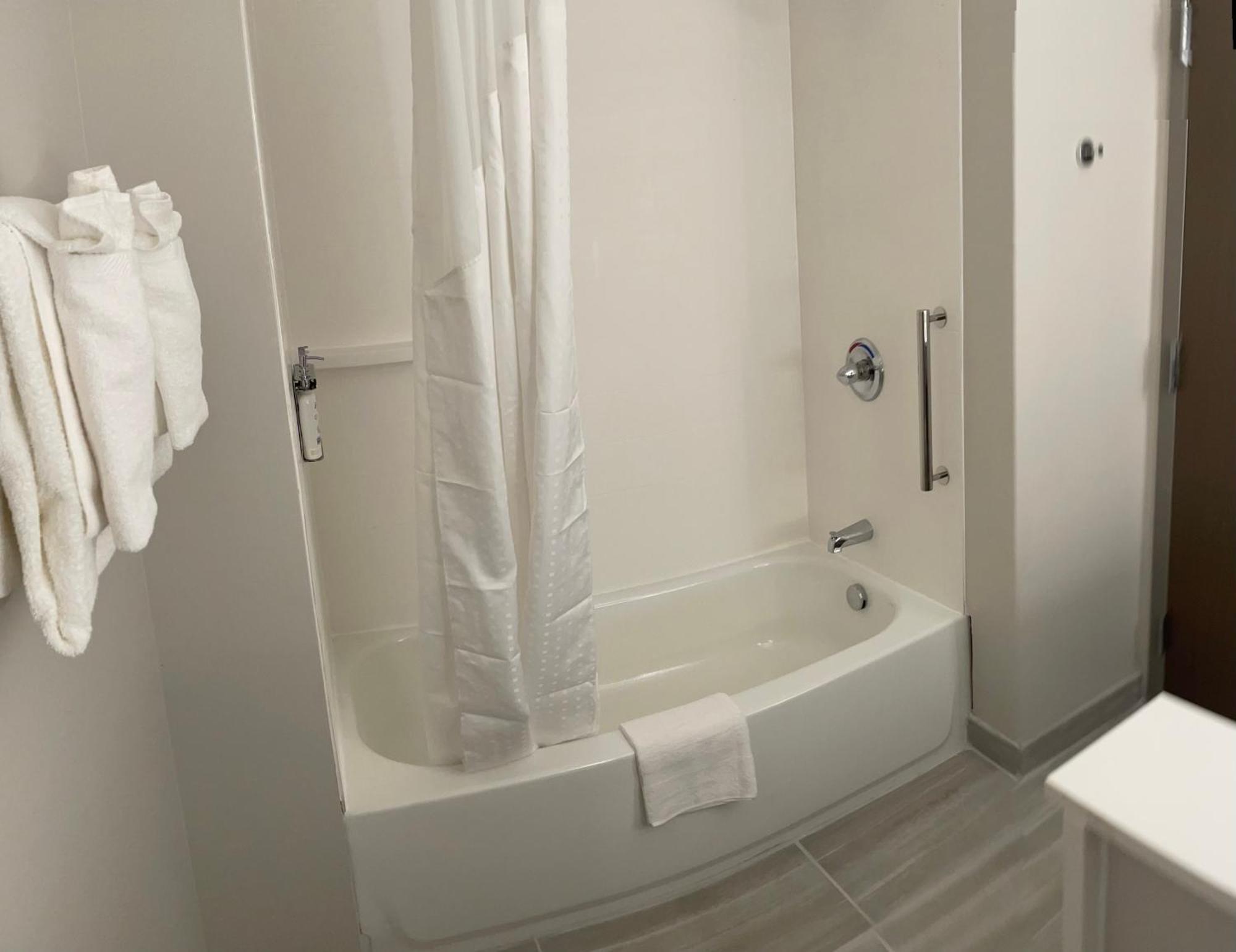 Holiday Inn Express & Suites Muskegon - Grand Haven By Ihg Ngoại thất bức ảnh
