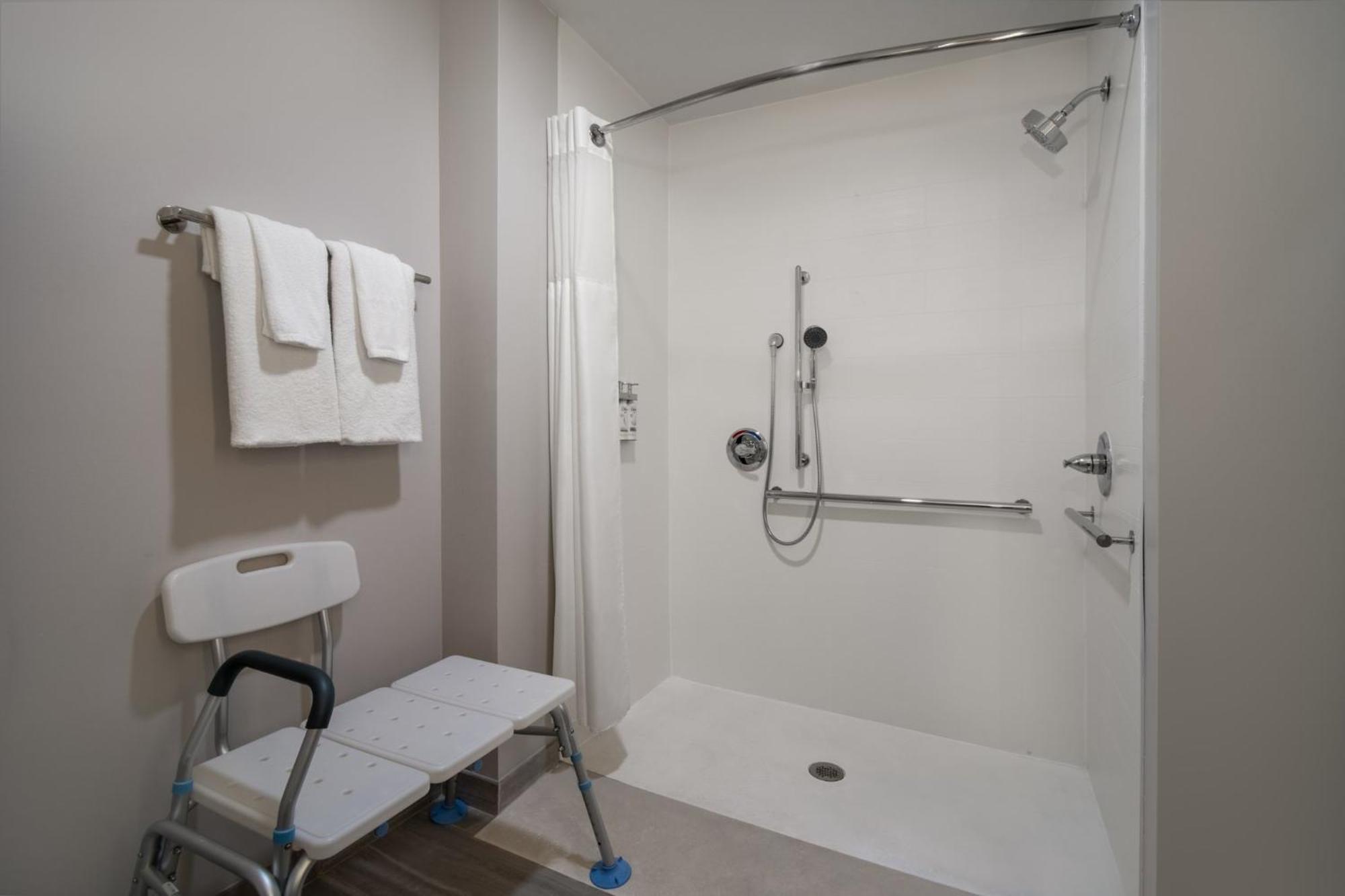 Holiday Inn Express & Suites Muskegon - Grand Haven By Ihg Ngoại thất bức ảnh
